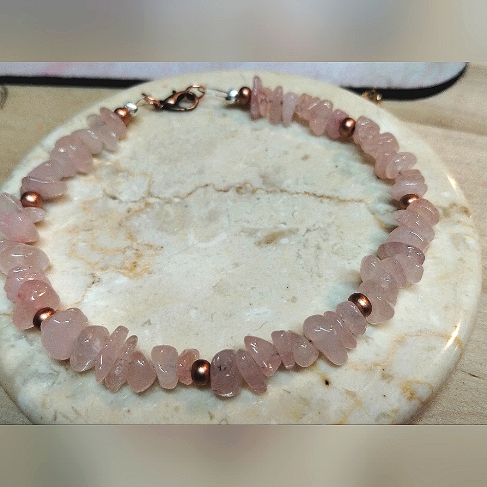 Chipped Rose quartz beaded bracelet